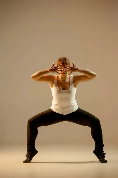 Kvinnorna dansar HipHop koreografin — Stockfoto