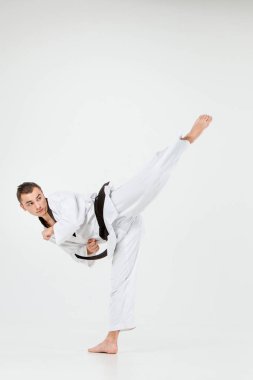 Siyah kuşak karate adamla