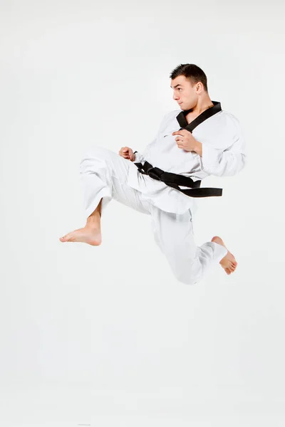 De karate man met zwarte band — Stockfoto