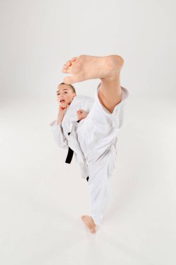 Siyah kuşak karate kızla
