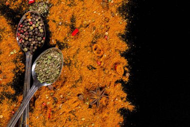 Otlar ve baharatlar seçimi - sağlıklı yemek yeme