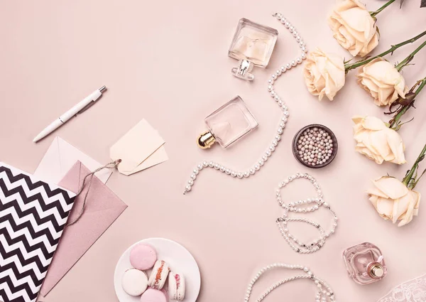 Vintage still Life with roses and Ballet Shoes — Stock Photo, Image