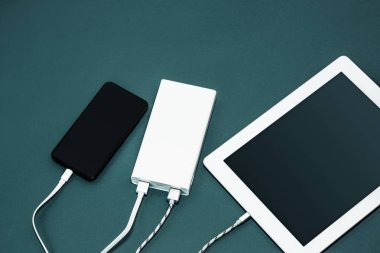 Güç banka ve cep telefonu