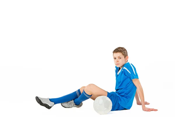 Jonge jongen met voetbal — Stockfoto