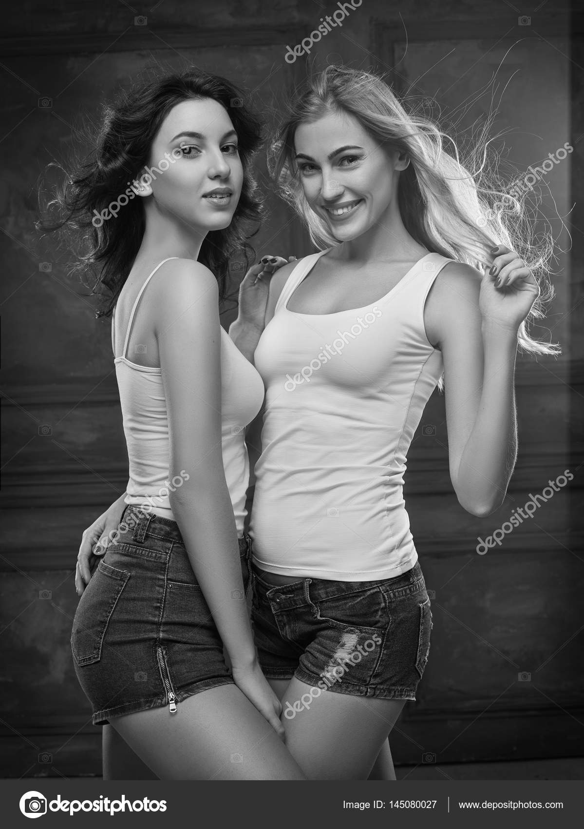 Чулки красиві еротичні фото жінок скрытой