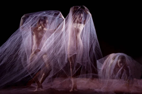 A dança sensual e emocional da bela bailarina — Fotografia de Stock