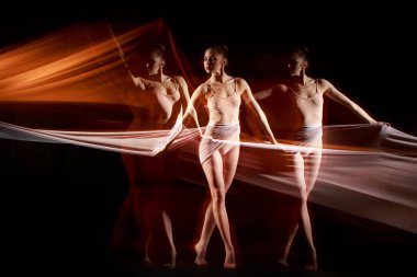 Güzel balerin şehvetli ve duygusal dans