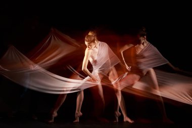 Güzel balerin şehvetli ve duygusal dans