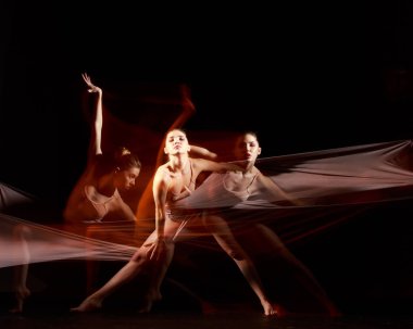 Güzel balerin şehvetli ve duygusal dans