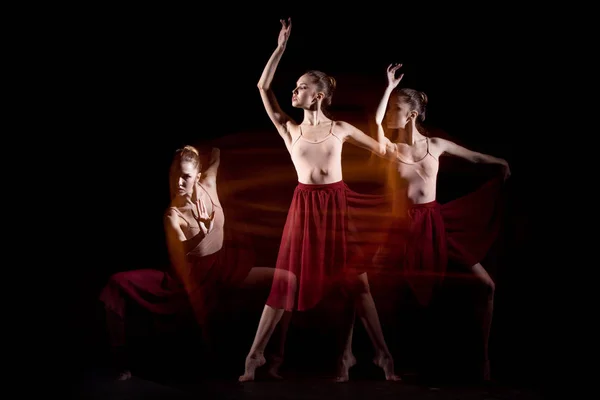 La danse sensuelle et émotionnelle de la belle ballerine — Photo