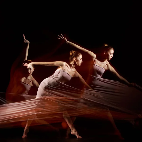 La danza sensual y emocional de la hermosa bailarina — Foto de Stock