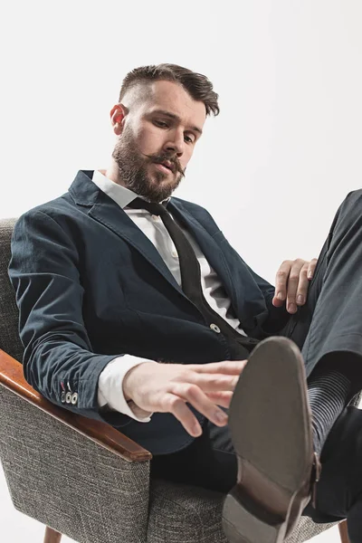 Şık yakışıklı genç adam portresi