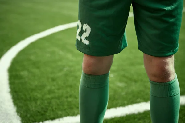 Thq piernas del jugador de fútbol —  Fotos de Stock