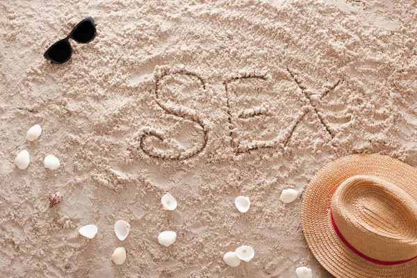 Sexo en una playa tropical de arena — Foto de Stock