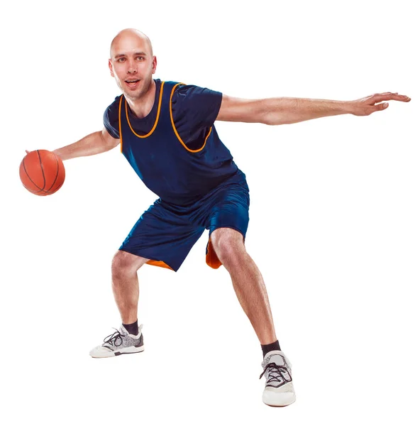 Πλήρες μήκος πορτραίτο ενός παίκτη μπάσκετ με μπάλα — Φωτογραφία Αρχείου