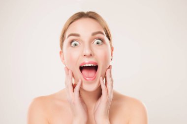 Güzel kız yüzü. Mükemmel cilt