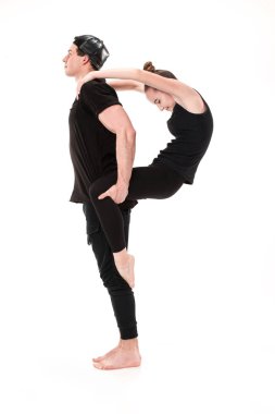 Jimnastikçi kurumlar tarafından kurulan P harfi