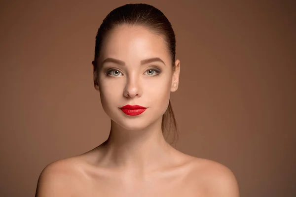 Mooie vrouw gezicht portret close-up — Stockfoto