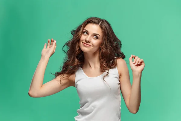 As mulheres jovens retratam com emoções felizes — Fotografia de Stock