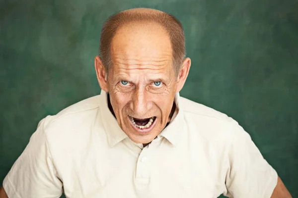 Hombre mayor gritando — Foto de Stock