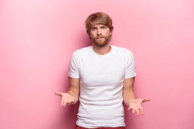 Hiç bir fikrim olması ciddi iş adamı ellerini kaldırdı