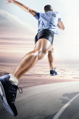 Spor arka planlar. Koşu parkuru başlayan sprinter.