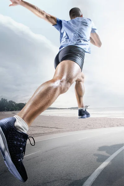 Spor arka planlar. Koşu parkuru başlayan sprinter.