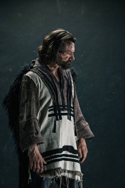 Aktör olarak makyaj, fakir bir adam