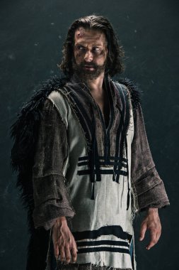 Aktör olarak makyaj, fakir bir adam