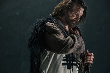 Aktör olarak makyaj, fakir bir adam