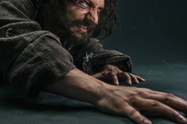 Aktör olarak makyaj, fakir bir adam