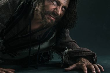 Aktör olarak makyaj, fakir bir adam