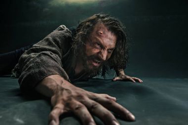 Aktör olarak makyaj, fakir bir adam