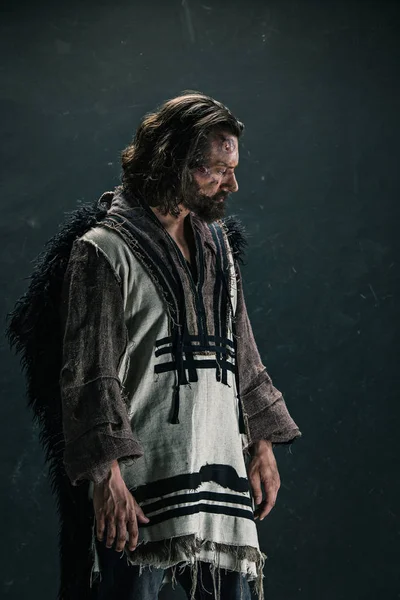 Aktör olarak makyaj, fakir bir adam