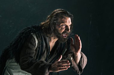 Aktör olarak makyaj, fakir bir adam