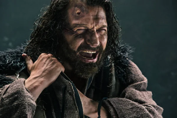 Aktör olarak makyaj, fakir bir adam