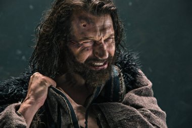 Aktör olarak makyaj, fakir bir adam