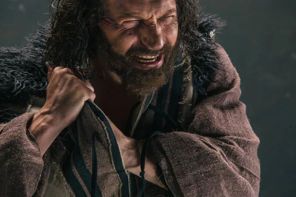 Aktör olarak makyaj, fakir bir adam