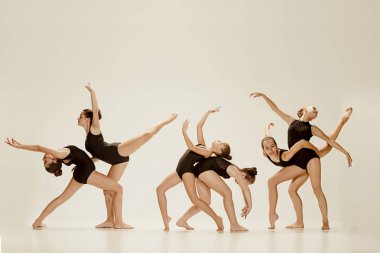 Modern bale dansçıları grup
