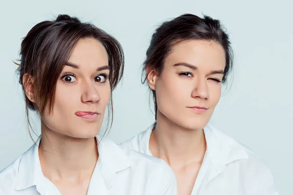 Studio ritratto di gemelli femmine — Foto Stock