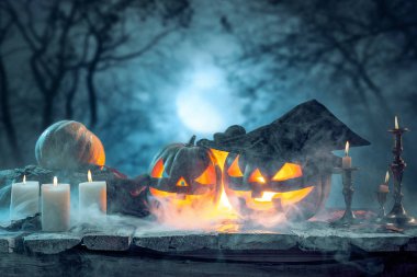 Halloween pumpkins mavi zemin üzerine
