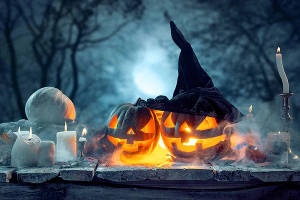 Halloween pumpkins mavi zemin üzerine — Stok fotoğraf