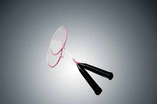 Photo couleur de deux raquettes pour badminton — Photo
