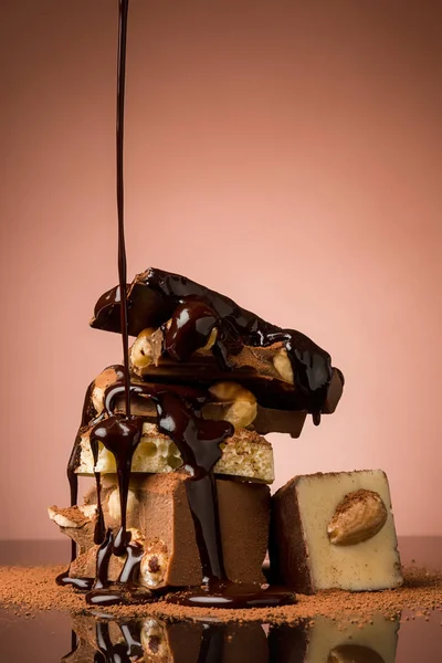 Montón de chocolate roto —  Fotos de Stock