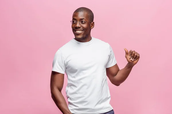 Portrait d'un homme afro américain très heureux — Photo