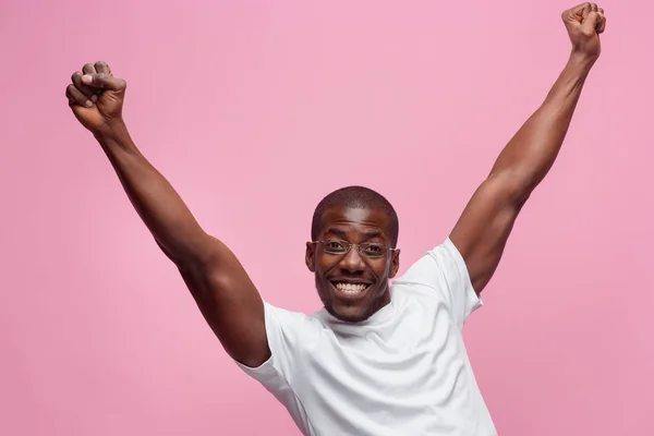 Портрет дуже щаслива людина афро американський — стокове фото