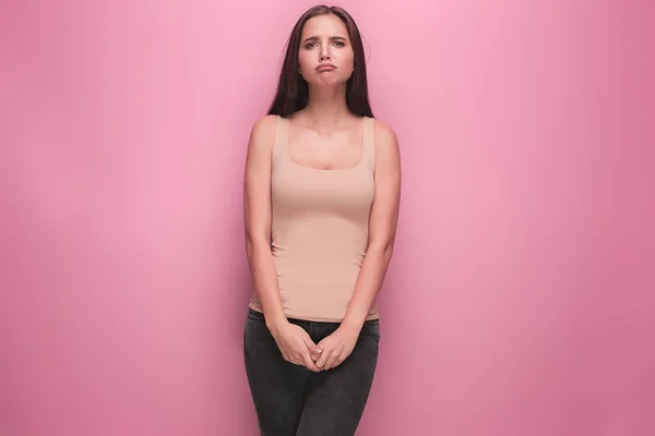 Il ritratto delle giovani donne con tristi emozioni — Foto Stock