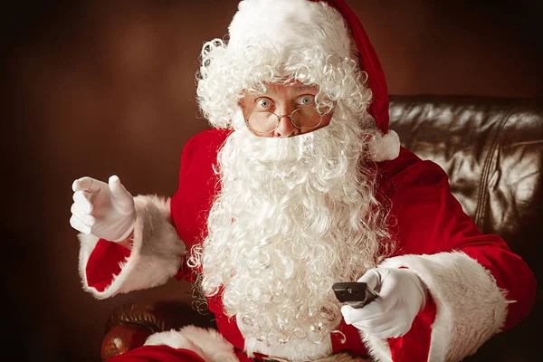 Portret van Man in Santa Claus kostuum — Stockfoto