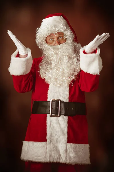 Retrato de homem em traje de Papai Noel — Fotografia de Stock