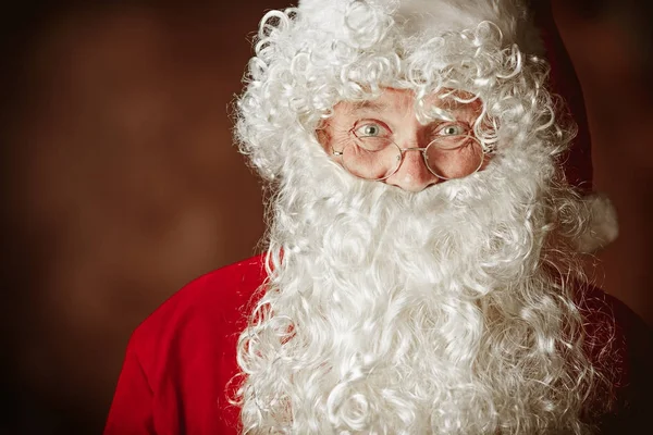 Портрет людина в костюмі Санта Клауса — стокове фото
